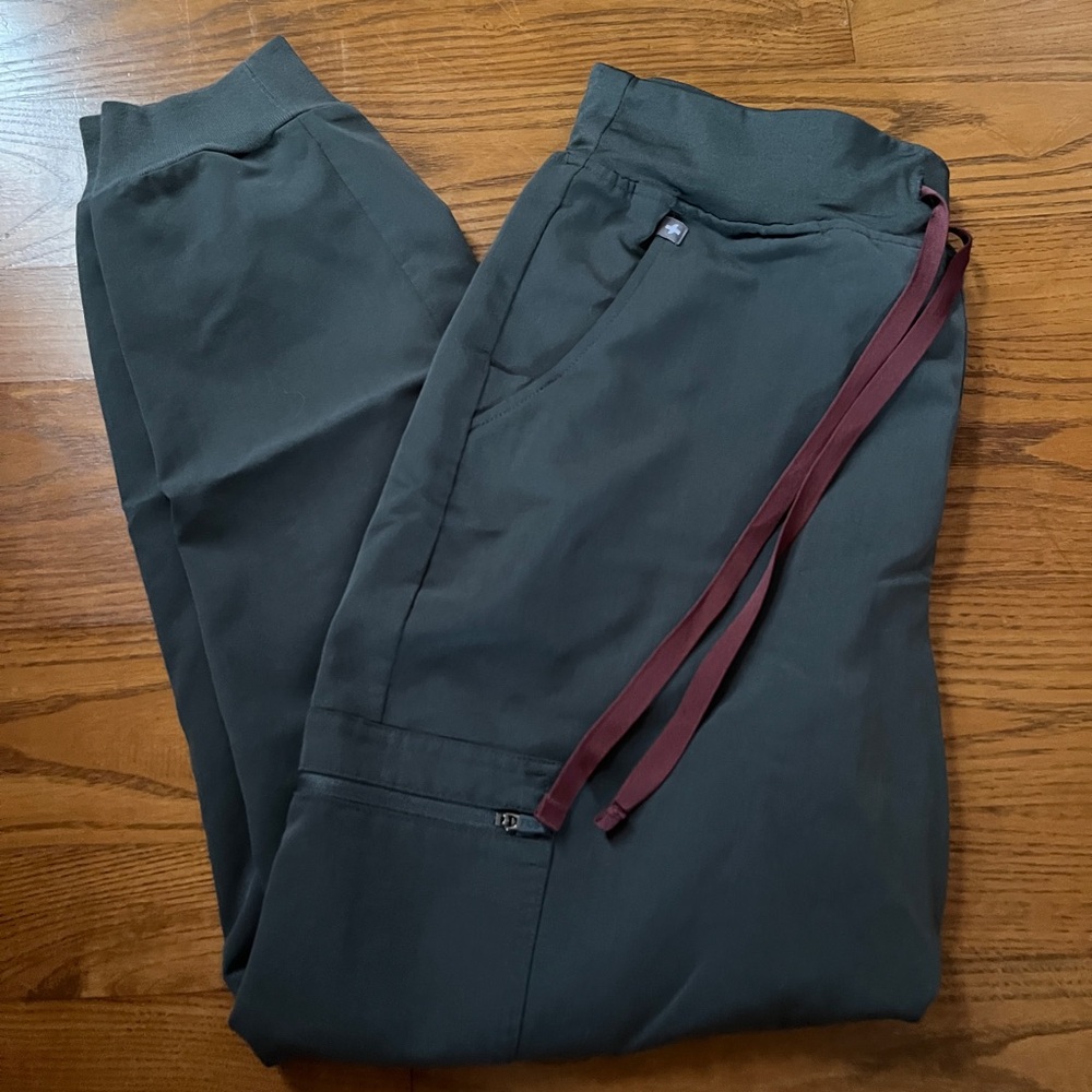 Figs High Waisted Zamora Jogger Scrub Pants.